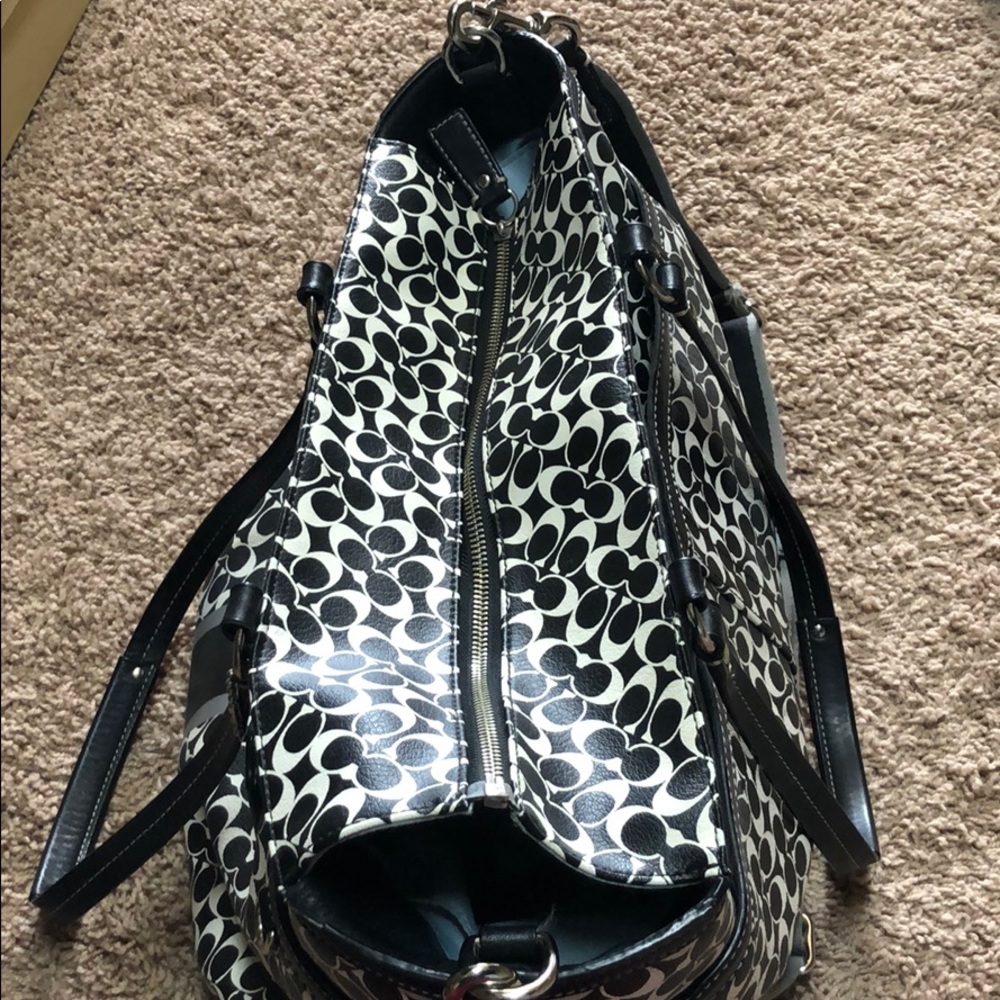 Coach diaper bag - Picture 5 of 8